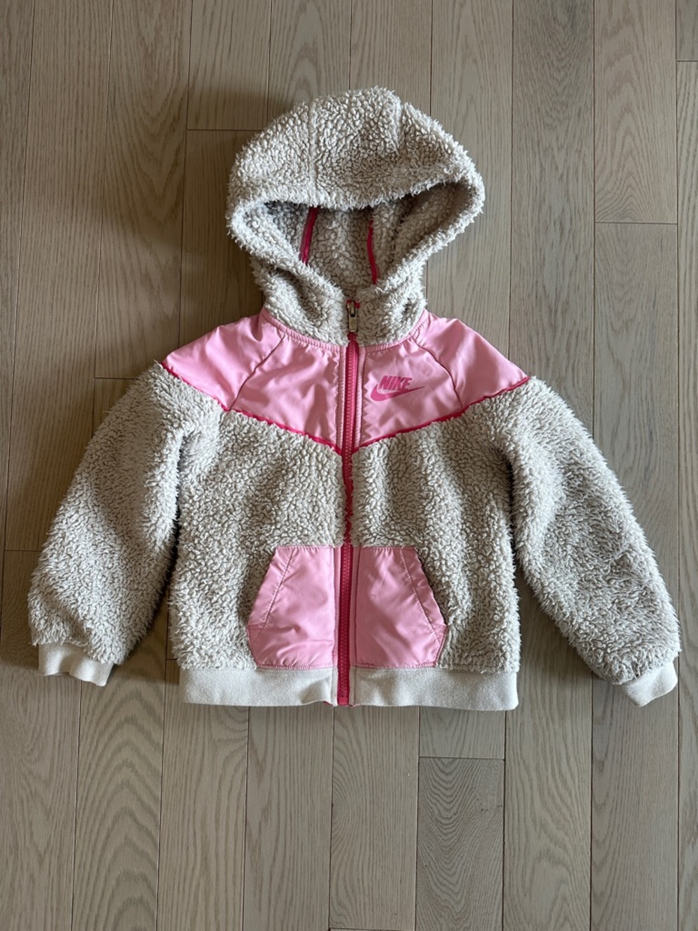 🌷Girls size 3-4yrs Nike Cream Sherpa Hoodie with Pink Panels